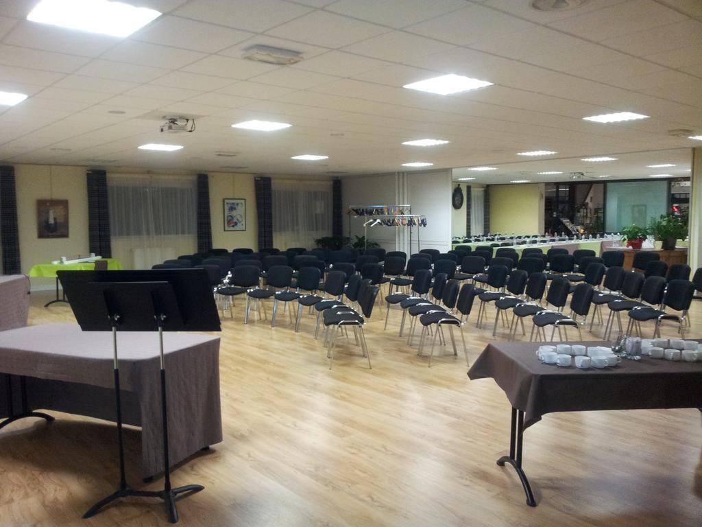 Brit Hotel Essentiel Pontivy Robic 외부 사진