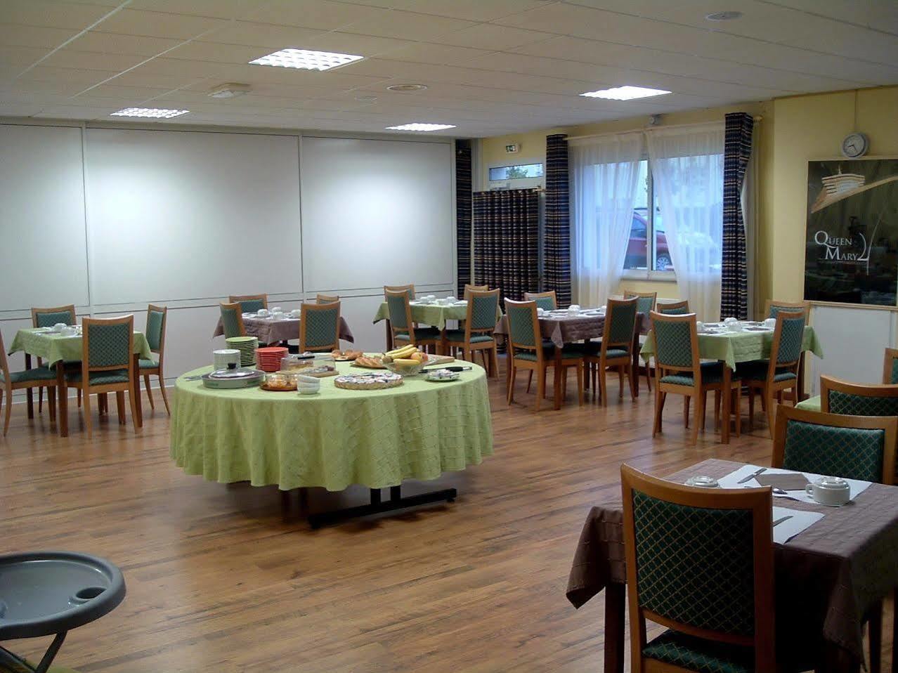 Brit Hotel Essentiel Pontivy Robic 외부 사진